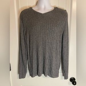 *SALE* Perry Ellis Men's Size Large V-Neck Sweater Gray Rayon/Wool EUC!